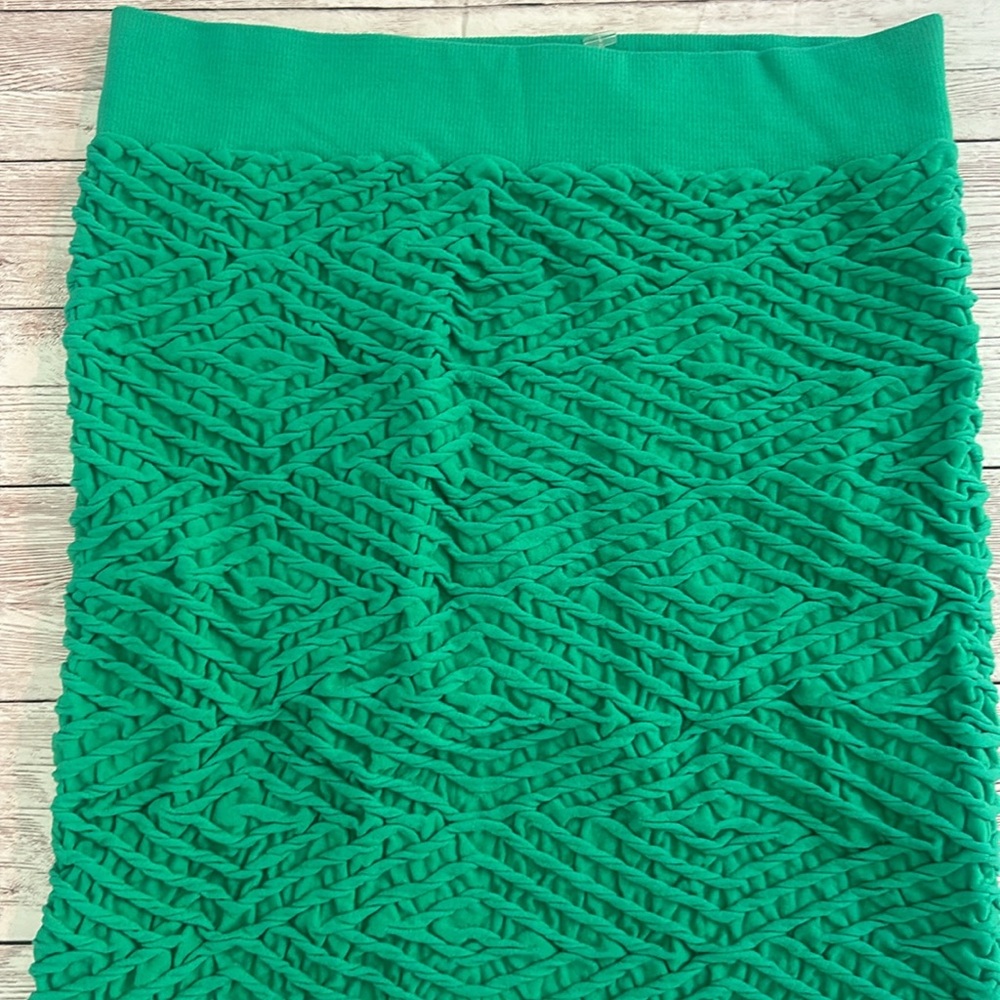 Bebe Green DIAMOND TEXTURED JUPE TEXTURE DIAMANT Bodycon Mini Skirt - Picture 2 of 4
